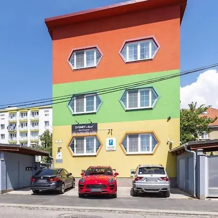 Διαμέρισμα Cozy Near Hockey & Football Arena Μπρατισλάβα