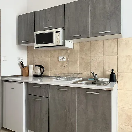 Cozy Near Hockey & Football Arena Διαμέρισμα Μπρατισλάβα
